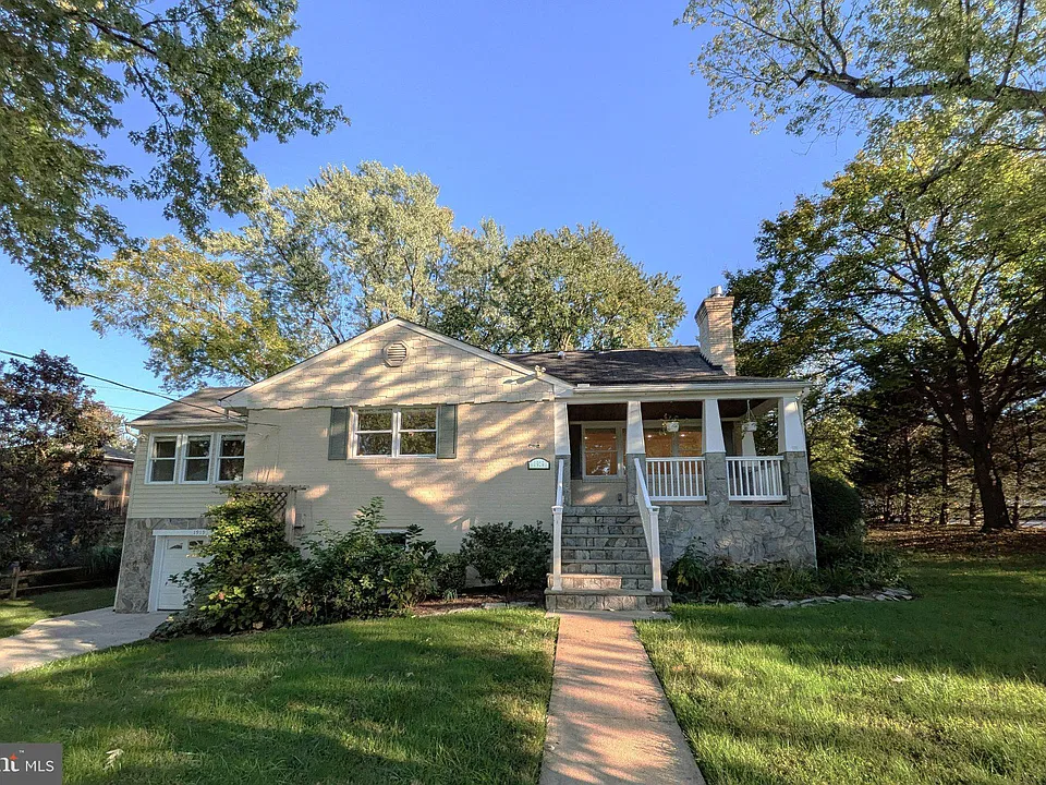 1919 Youngblood St