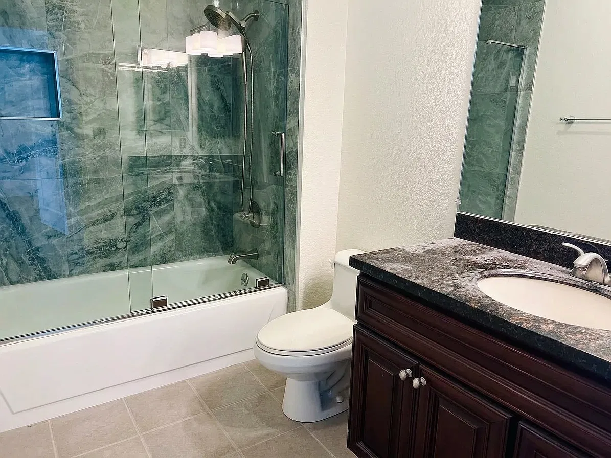 3 bed, 2.5 bath, 1596 sqft, $5,000 — Photo 4