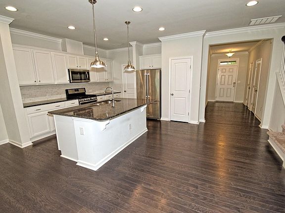 2nd image of 1425 Southpoint Trl