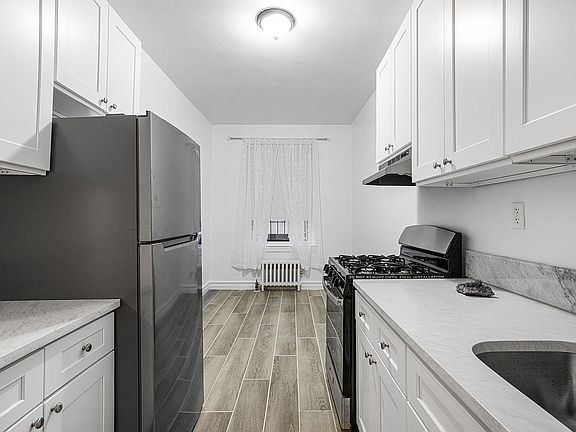 3rd image of 570 Westminster Rd APT D17