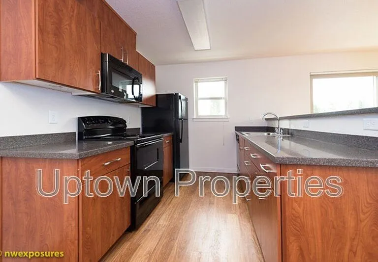 4820 SW Tucker Ave #411 — Photo 6