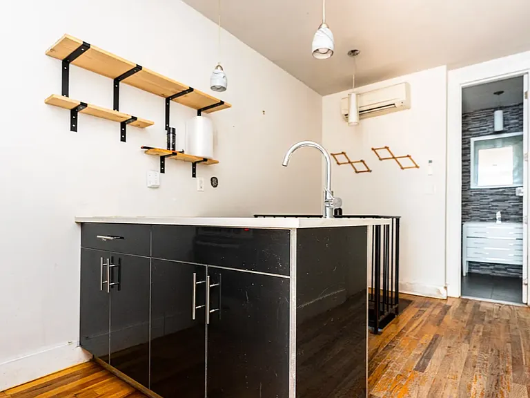 909 Saint Johns Pl #1B — Photo 8
