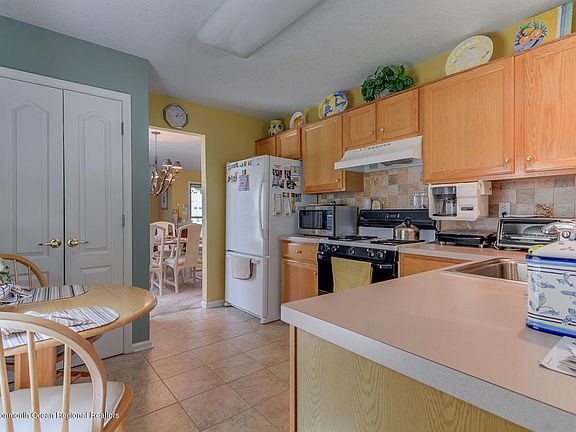 5th image of 1 Sunnyfield Ln #1000