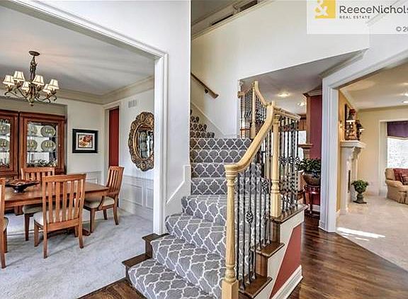 Inviting open entry.