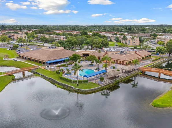 9660 Sunrise Lakes Boulevard #208, Sunrise, FL 33322