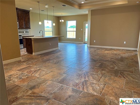 4th image of 202 Alysheba Dr
