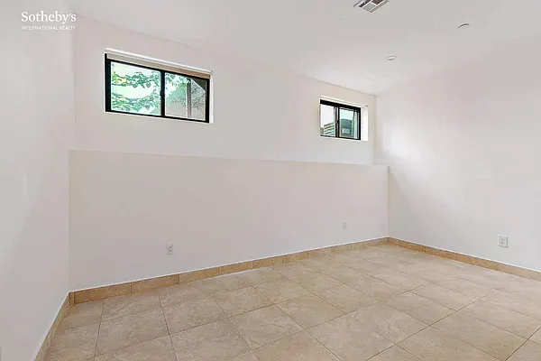 Rented by Sotheby's International Realty | media 6