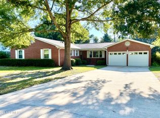 3333 Chalmers Dr, Wilmington, NC 28409
