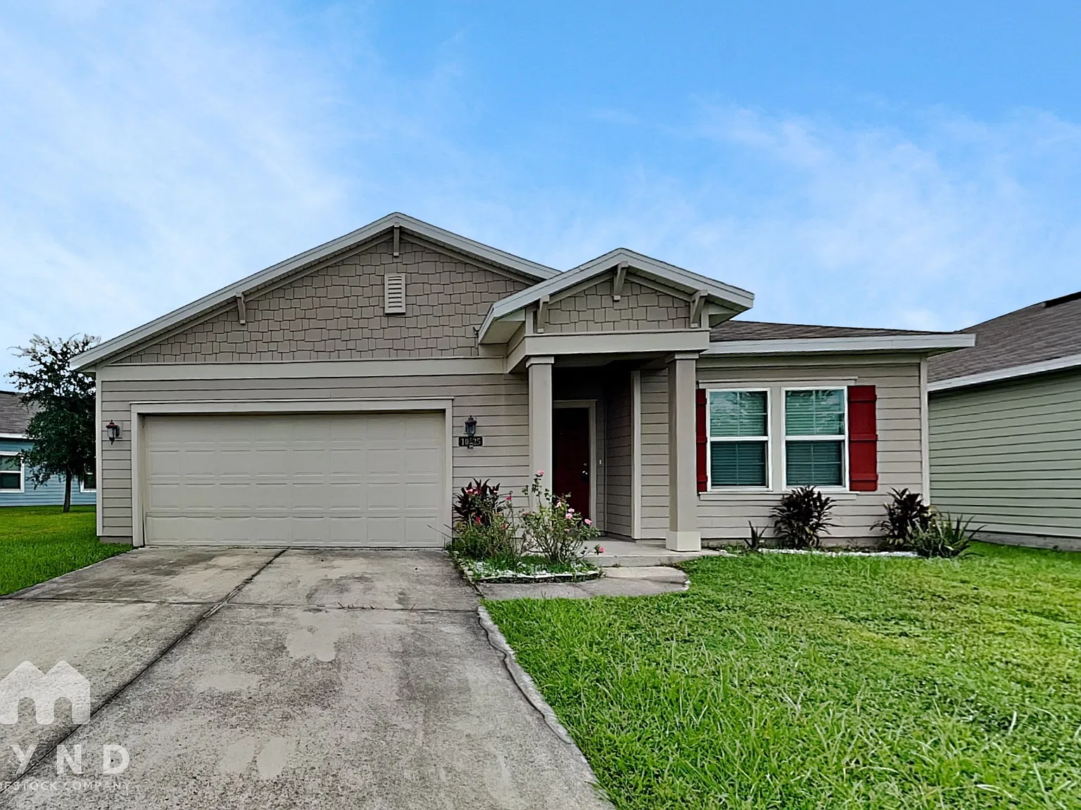 3 bed, 2.0 bath, 2126 sqft, $2,075 — Photo 1