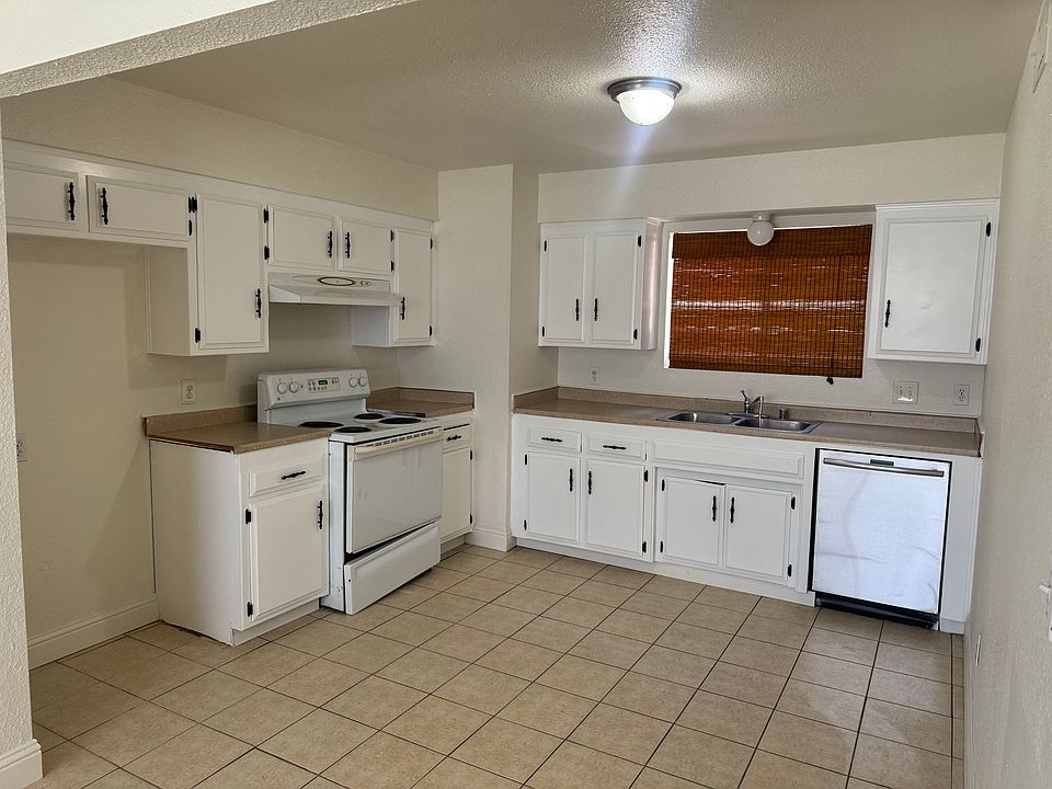 2nd image of 4216 Parkwood Ct #3