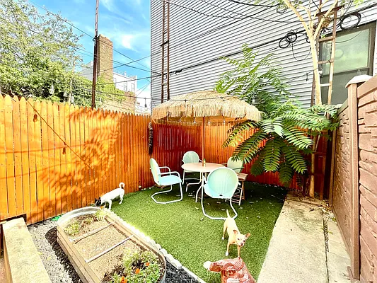 Rented by Pear NYC LLC | media 25