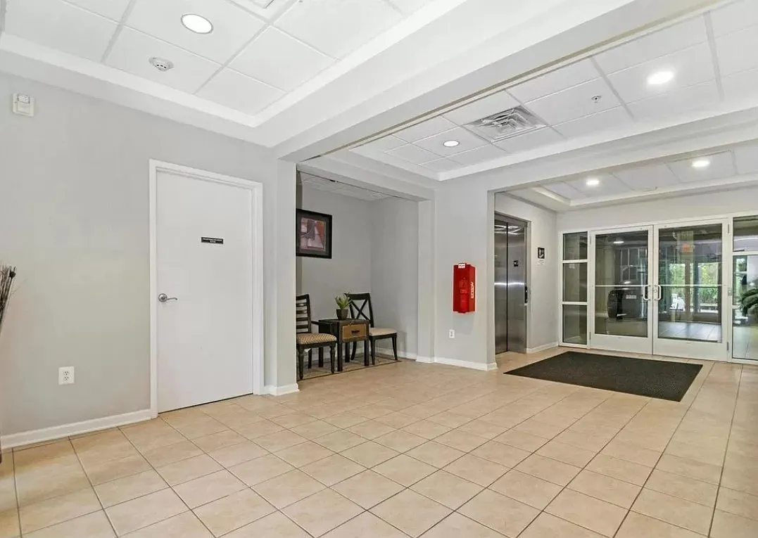 2 bed, 1390 sqft, $2,600 — Photo 3