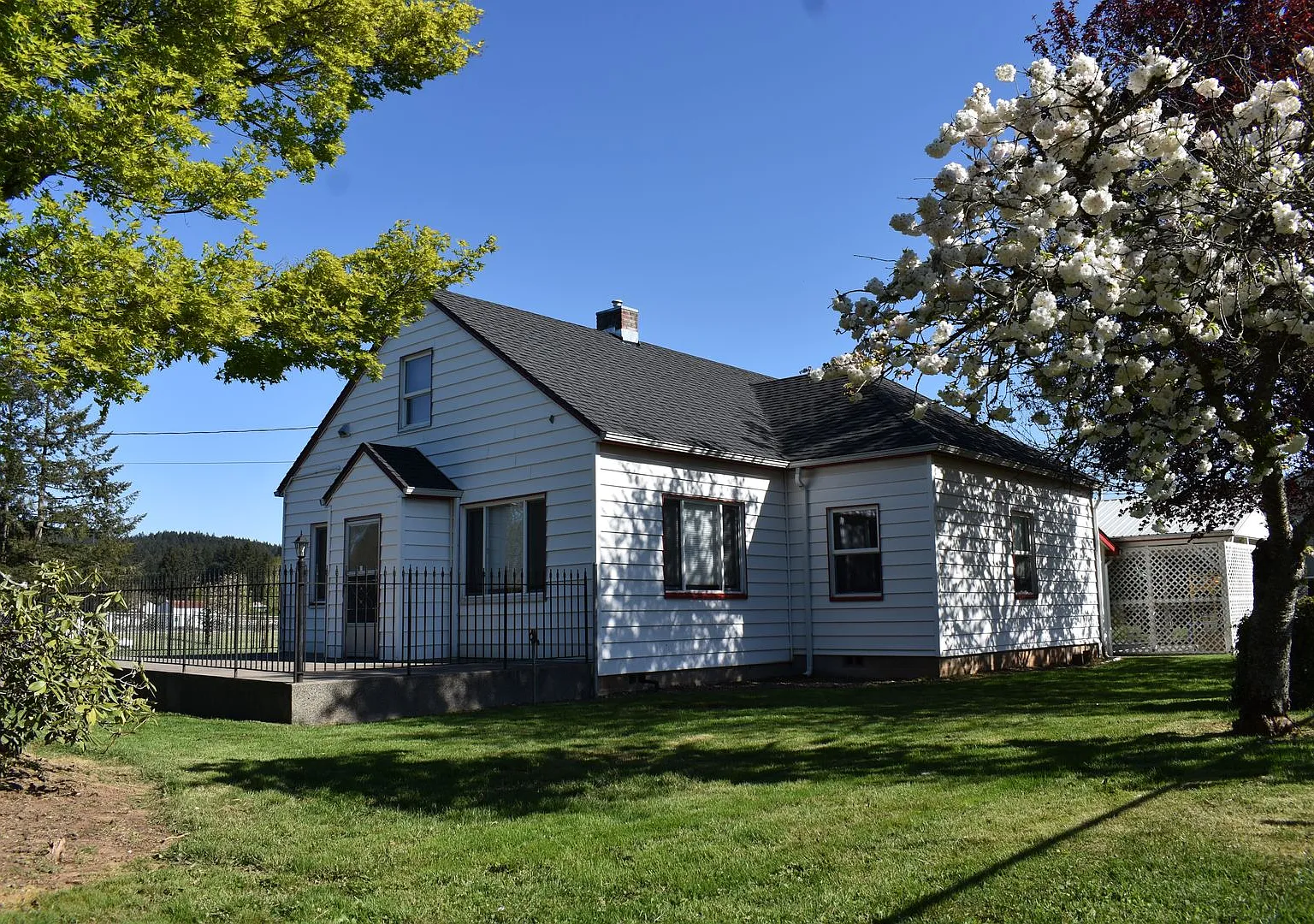 2 bedroom Farm House with a loft — Photo 1