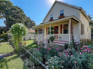 12 Allard St, Warwick, RI 02889