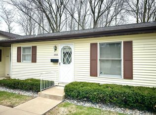 1062 Walnut Grove Dr, Muskegon, MI 49441