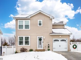 9 Michael Ct, Hamburg Boro, NJ 07419