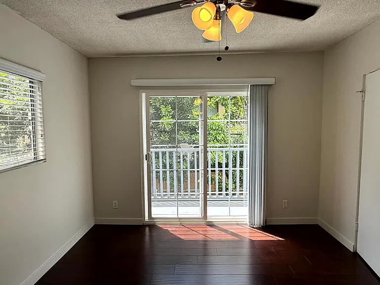 5044 W Maplewood Ave #8 — Photo 3