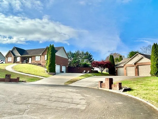 151 Surrounding Hills Dr photo 1