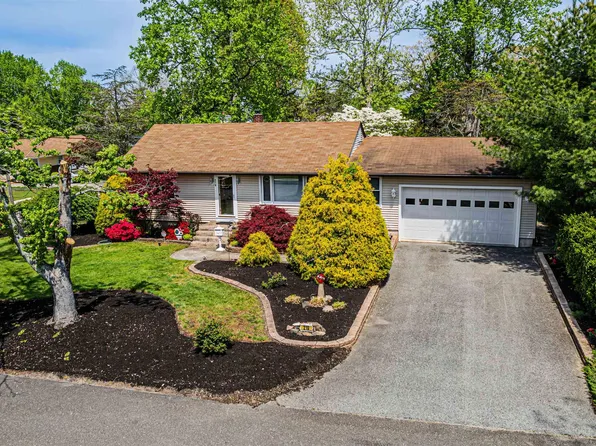219 Grand St N, Hammonton, NJ 08037