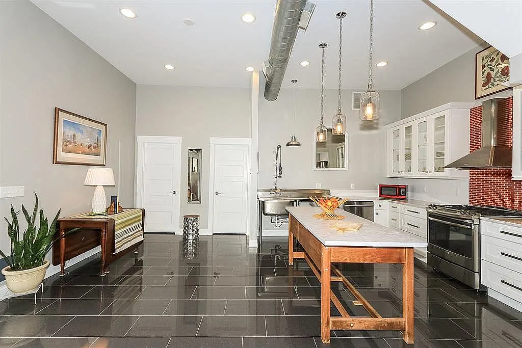 2 bed, 2.5 bath, 1750 sqft, $2,790 — Photo 3
