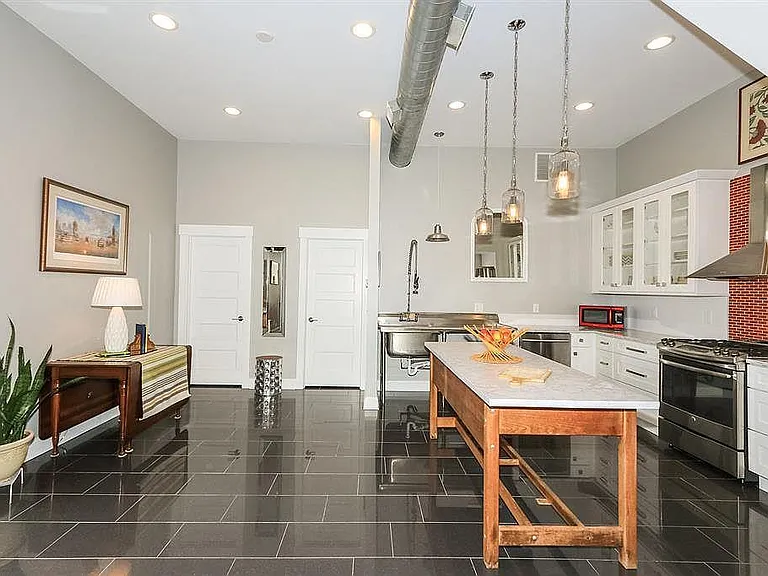 2354 Riverside Dr #1 — Photo 3