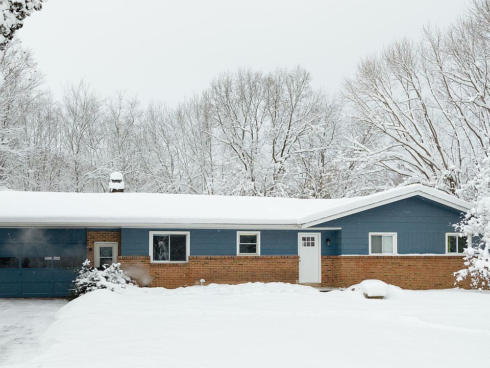 1st image of 1871 Grand River Dr NE
