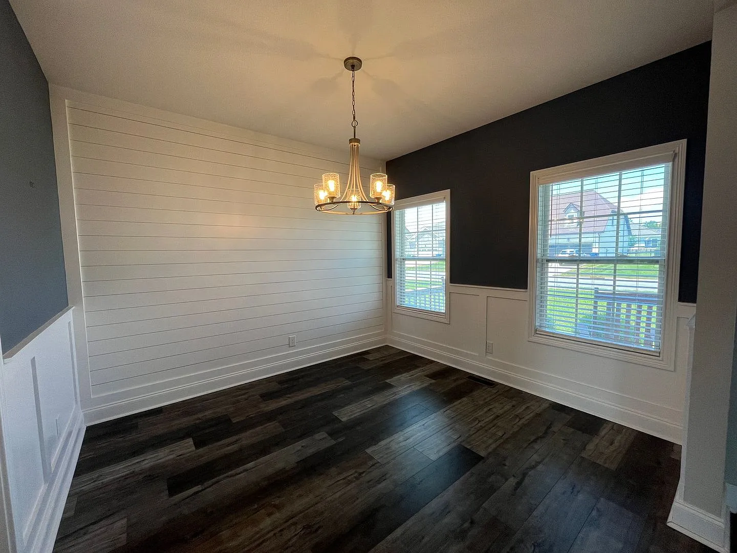 Great 2 story home in Sango! — Photo 3