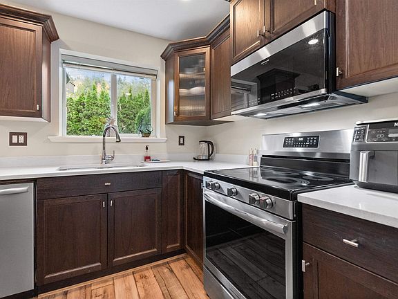 4th image of 46832 Hudson Rd #18