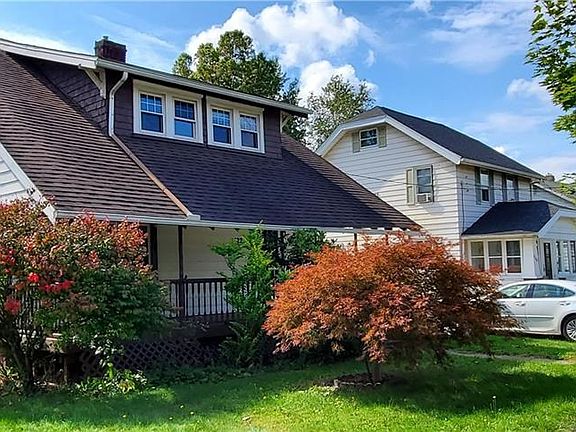 3rd image of 1522 Newton St