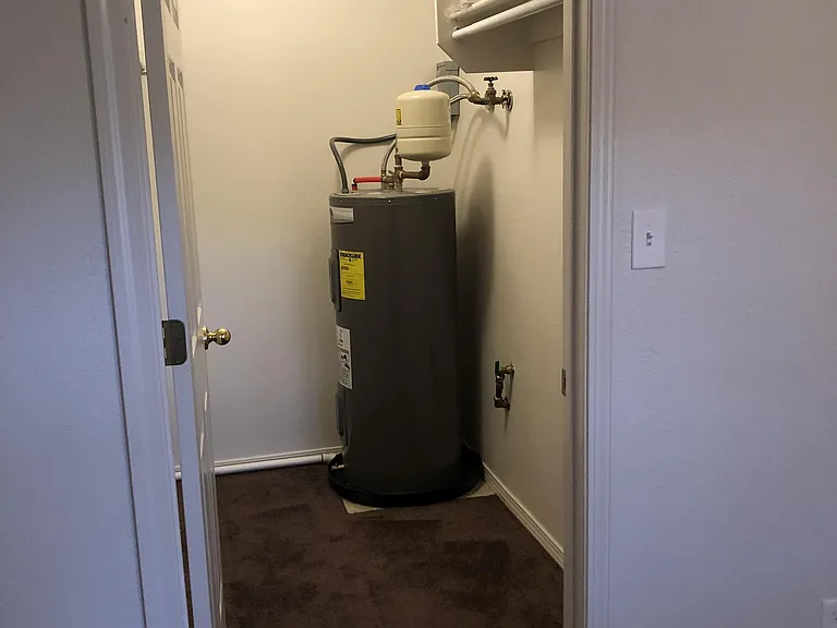 1205 N Oakland Ave #4 — Photo 4