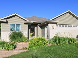 804 Crestwood Ct, Spring Valley, MN 55975
