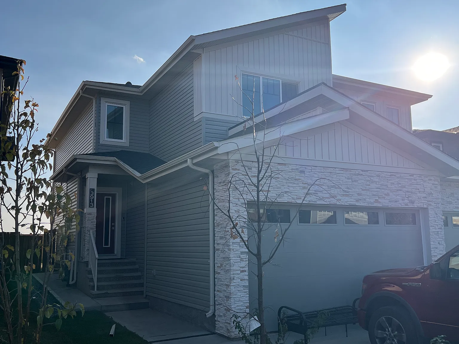 (PN090) Brand-New 3-Bedroom Home with Double Garage in Beaumont | Available Now — Photo 2