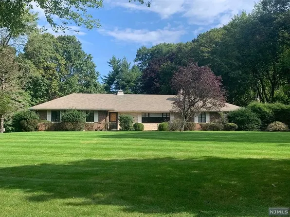 59 Hickory Ln, Closter, NJ 07624