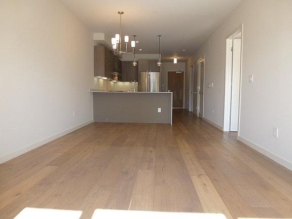 3rd image of 2652 Harrison St APT 304