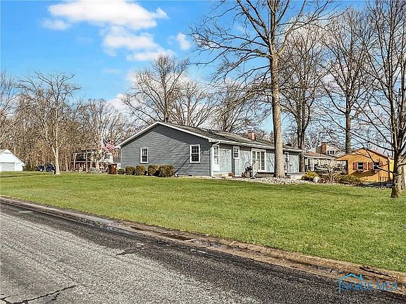 3rd image of 327 Northwood Dr