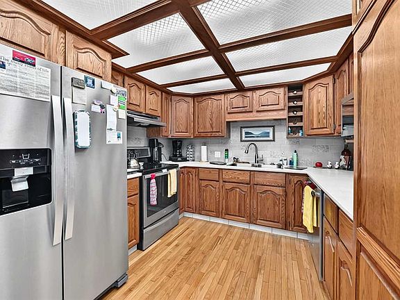 4th image of 5812 E 60th St