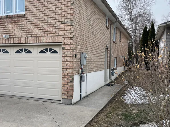 36 60th St S #Basement, Wasaga Beach, ON L9Z 1V8