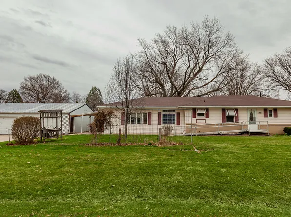 401 Walnut Ave NW, Mitchellville, IA 50169