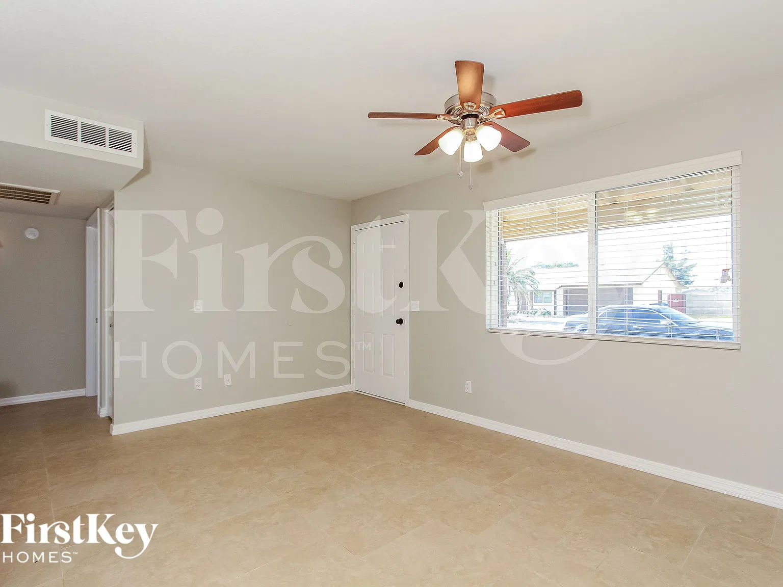 3 bed, 2.0 bath, 1128 sqft, $2,310 — Photo 3