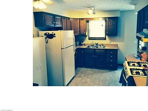 2nd image of 2092 Miriam Ave