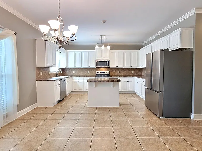 610 Coleman Way — Photo 8