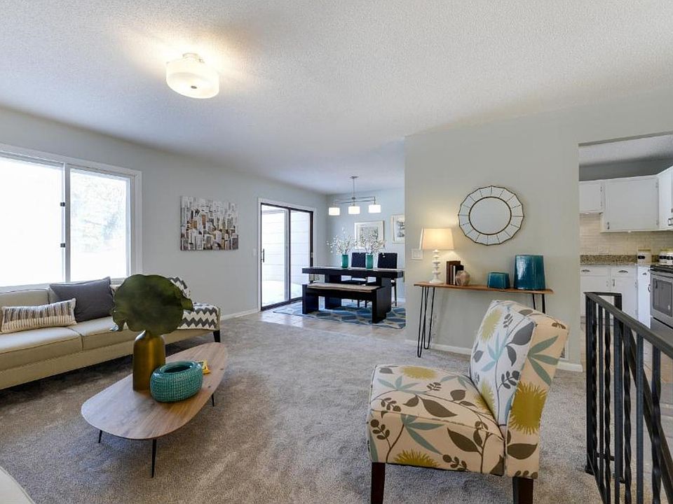 1st image of 2546 Cedar Hills Dr