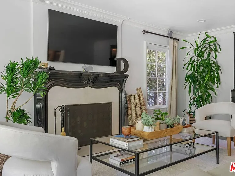 10576 Lindbrook Dr — Photo 13