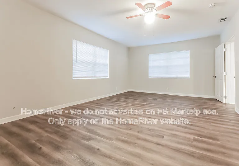 4523 Dolphin Dr — Photo 6