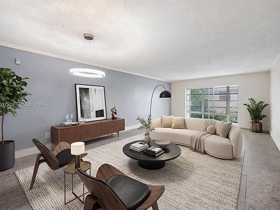 4th image of 871 NE 195th St APT 202