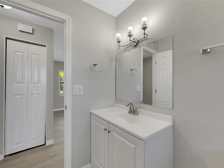 527 Fox Run Trl — Photo 30