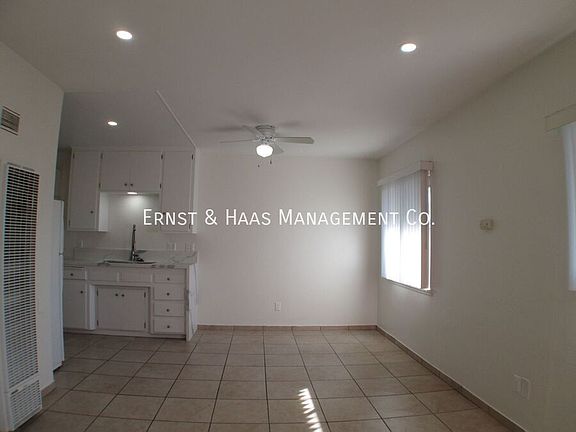 5th image of 2208 Elm Ave APT A