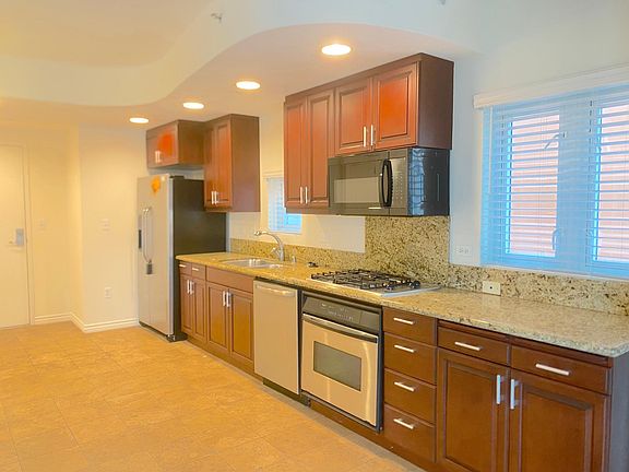 4th image of 550 15th St Unit 701