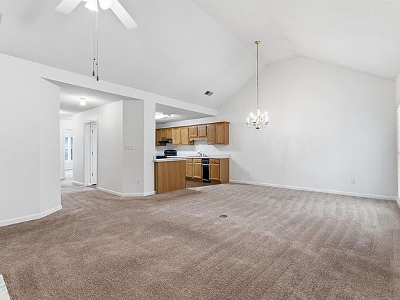 4th image of 2250 Ascot Ln