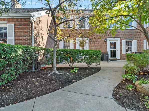 2310 Riverfront Pkwy, Cuyahoga Falls, OH 44221